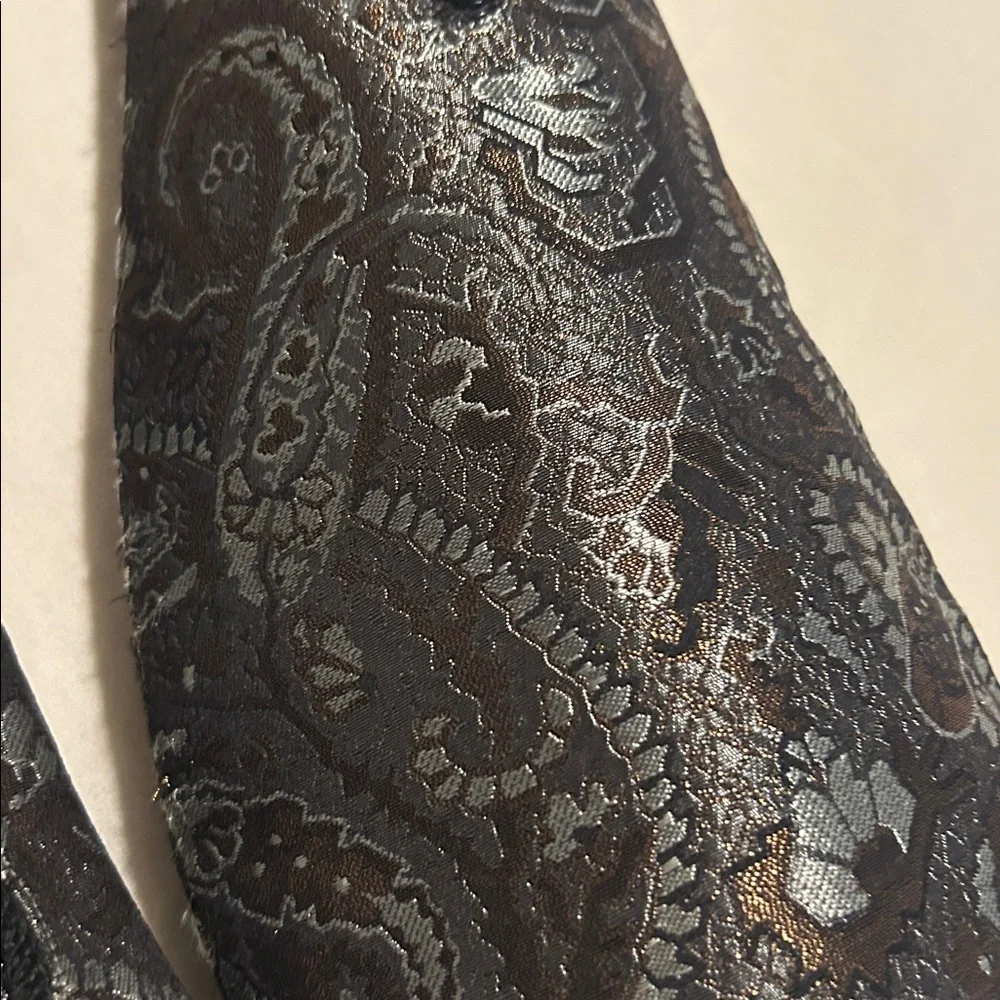 Stuart Weitzman - Picture 6 of 13